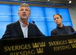 Populære. Miljöpartiets to ledere Peter Eriksson og Maria Wetterstrand har fået en indbydelse fra regeringen, som med stor sandsynlighed ender som en mindretalsregering. 