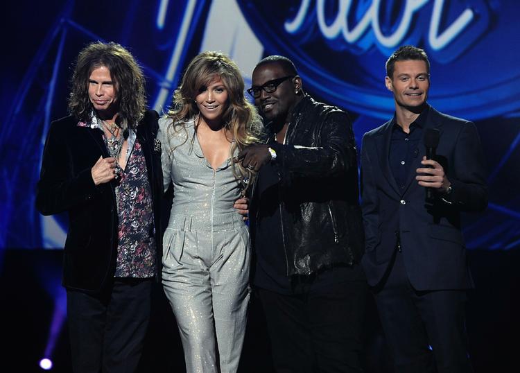 DOMMERPANELET. Randy Jackson, anden fra højre, er den eneste oprindelig dommer, der er tilbage på American Idol. Til højre er det Ryan Seacrest, der stod for præsentationen af dommerpanelet i Inglewood, Californien. 