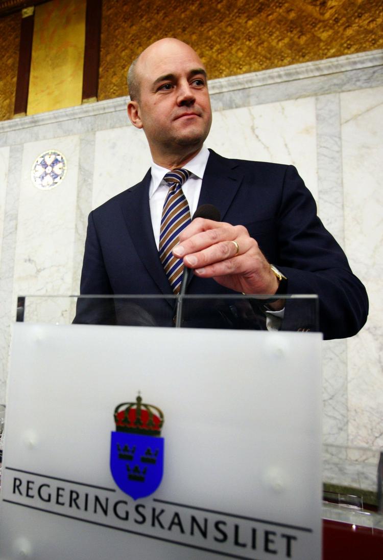 Leder. Fredrick Reinfeldt fortsætter som statsminister i Sverige, men hans regering har ikke længere et abolut bag sig i Riksdagen. 