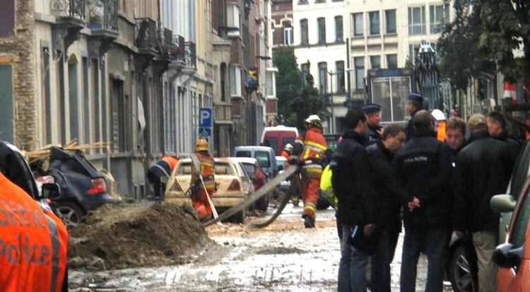 Eksplosion. Politiet arbejder med teorien om en eksplosion i en gasbeholder. 