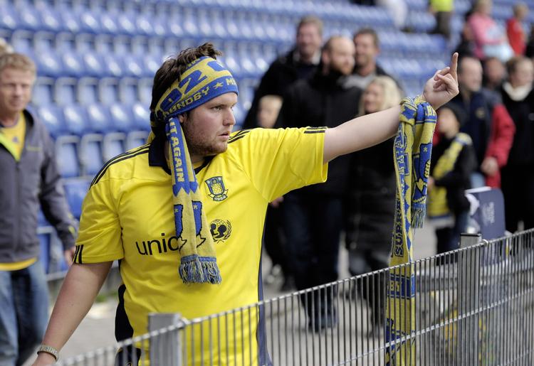 Utilfreds. Brøndby-tilhængerne piftede, da deres helte tabte 2-0 til Silkeborg. 