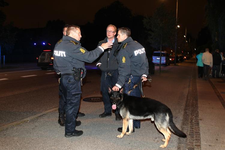 SKYDERI. Politiet mødte massivt op ved Lindevangsparken på Frederiksberg. 