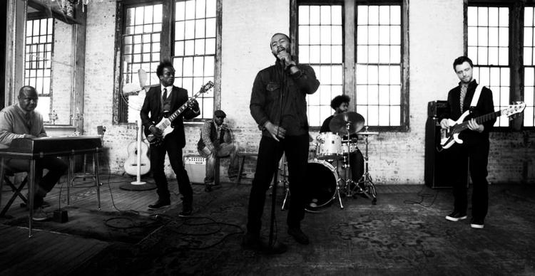 The Roots kan deres kram, og John Legend er en sjælfuld sanger, men noget er gået tabt undervejs. 