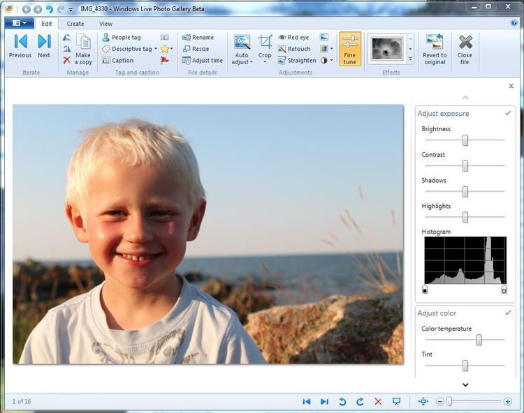 Dobbeltklikker du på et billede i den allernyeste udgave af Windows Live Fotogalleri, dukker denne menu op. Her kan du lynhurtigt justere lys og skygge, farvetoner, beskæring og meget mere. 