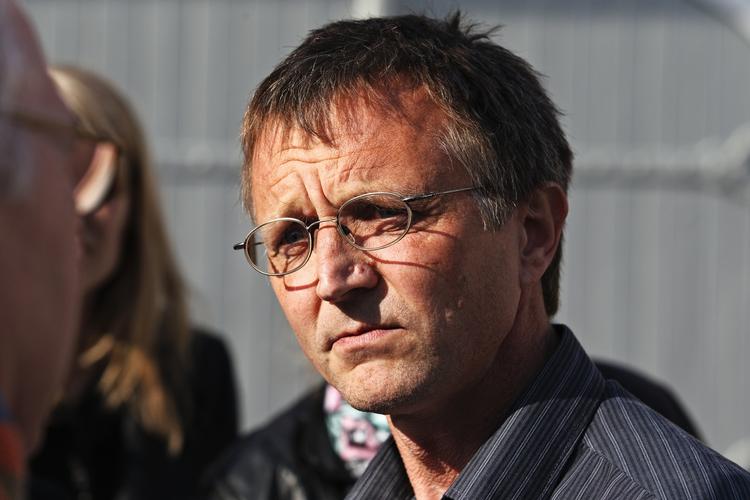 Målløs. »Vi fik et oplæg fra ministeren i fredags, og det har vi svaret på i dag mandag klokken 15«, siger Anders Bondo Christensen, formand for Danmarks Lærerforening. 