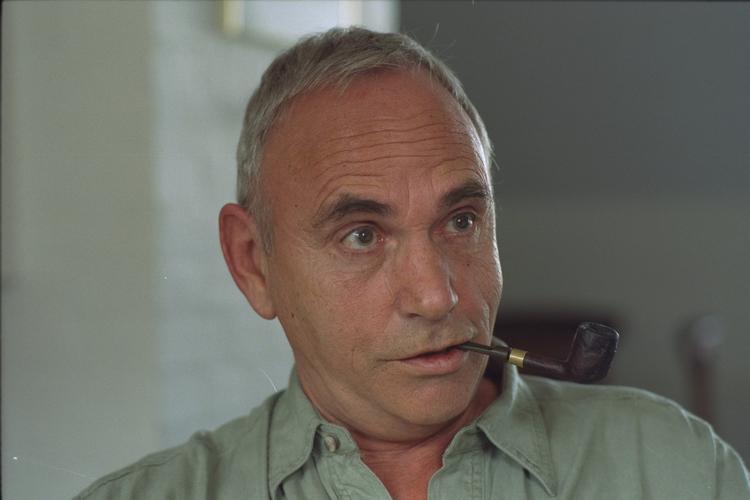 Jørn Riel er en af dem, det kan være svært at placere som forfatter. Arkivfoto. 