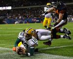 Vending. Aaron Rodgers (12) kaster sig til en touchdown, mens det stadig gik godt for Green Bay Packers. Men Chicago Bears kom tilbage i kampen. 