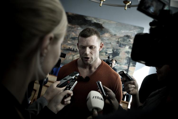 kandidatur. Kuglestøder Joachim B. Olsen stiller op for Liberal Alliance - men har tidligere været i kontakt med S. Og Anders Samuelsen er vred over, at det er sluppet ud. 