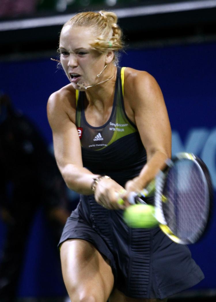 Videre. Caroline Wozniacki havde relativt let spil mod Greta Arn. 