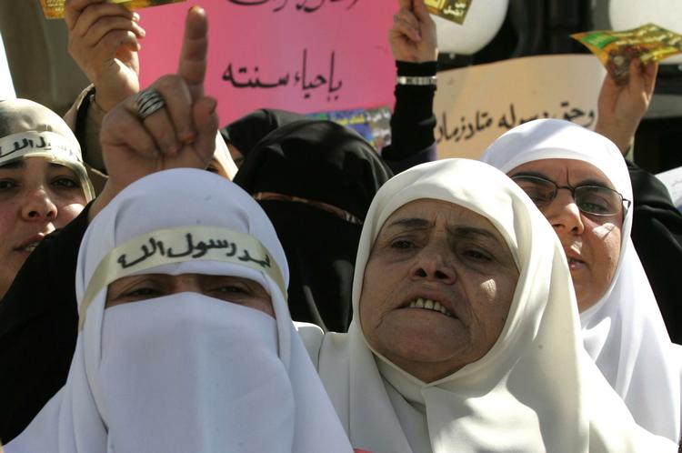 I Jordan bliver der demonstreret foran det danske konsulat i Amman. 