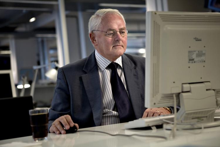 Hans Jørgen  Bonnichsen har været chefkriminalinspektør hos Rigspolitichefen og operativ chef for Politiets Efterretningstjeneste (PET). 