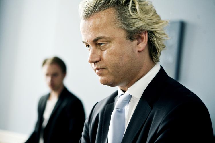 Inspiration. Geert Wilders er inspireret af Dansk Folkeparti og gik efter en 'dansk' løsning som støtteparti for den nye hollandske regering. 