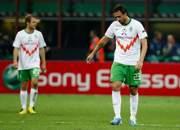 øv. Daniel Jensen (til venstre) fik øretøver i Milano mod Inter. 