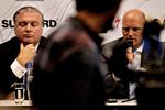 SPONSOR. Saxo Banks direktør Lars Seier Christensen (tv) med Bjarne Riis, da duoen meddelte, at virksomheden forlænger sin sponsoraftale og at Alberto Contador nu ville tilslutte sig holdet. Arkivfoto. 