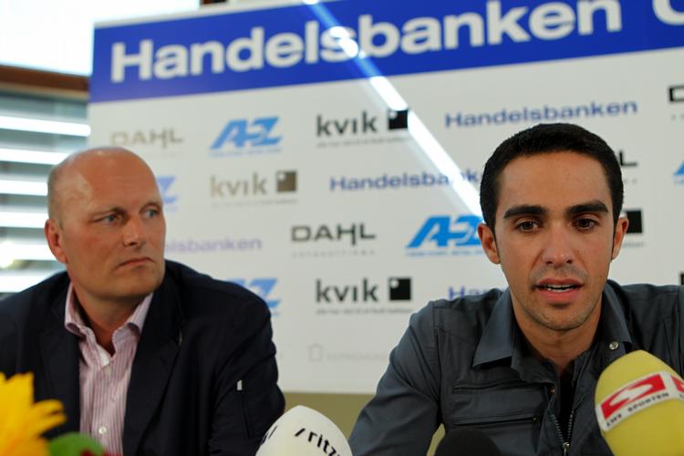 dopingmistanke. Bjarne Riis og Alberto Contador på pressemøde i Herning før gadeløbet i byen. Arkivfoto. 