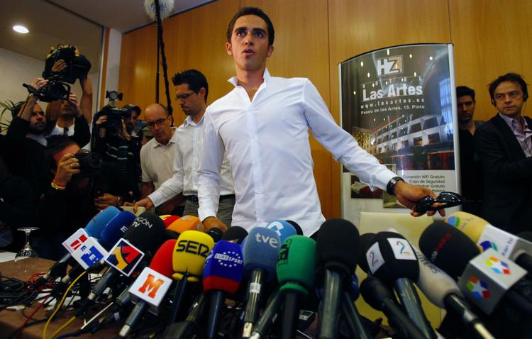 Pressemøde. En kampklar Alberto Contador mødte pressen i dag. 