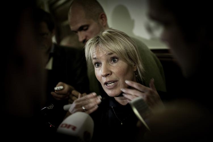 Indrømmelse. Lene Espersen indrømmede i går, at hun burde havde svaret på det, hun blev spurgt om i folketingssalen under en spørgetime sidste år. 