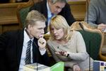 The Conservatives will not serve in a cabinet coalition which includes the Danish People's Party. Here the DPP Parliamentary Group Chairman Kristian Thulesen Dahl and Conservative Leader Lene Espersen exchange words during a Parliamentary debate. Archive. 