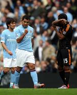 Løntung. Anfører Carlos Tevez er en af de mange stjerner, der tjener godt med penge i Manchester City. Arkivfoto. 