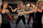 DANSE-IN VASION. Peruvianerne på Rådhuspladsen bliver hjemløse på fredag, når horder af zumba-dansere vil sætte ny verdensrekord. 
