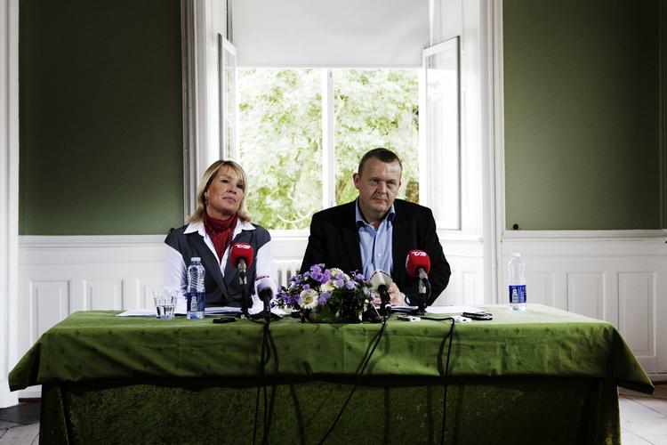 Søgelys. Opmærksomheden skal rettes mod statsminister Lars Løkke Rasmussens rolle i mailsagen, mener oppositionen. 