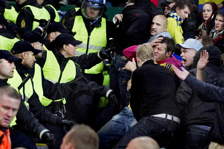 Slagsmål. Overvågnigsmaterialet fra balladen i Parken er omfattende og Københavns Politi ønsker at være præcise i dokumentationen af sigteslerne, siger vicepolitiinspektør Rasmus Bernt Skovsgaard. 