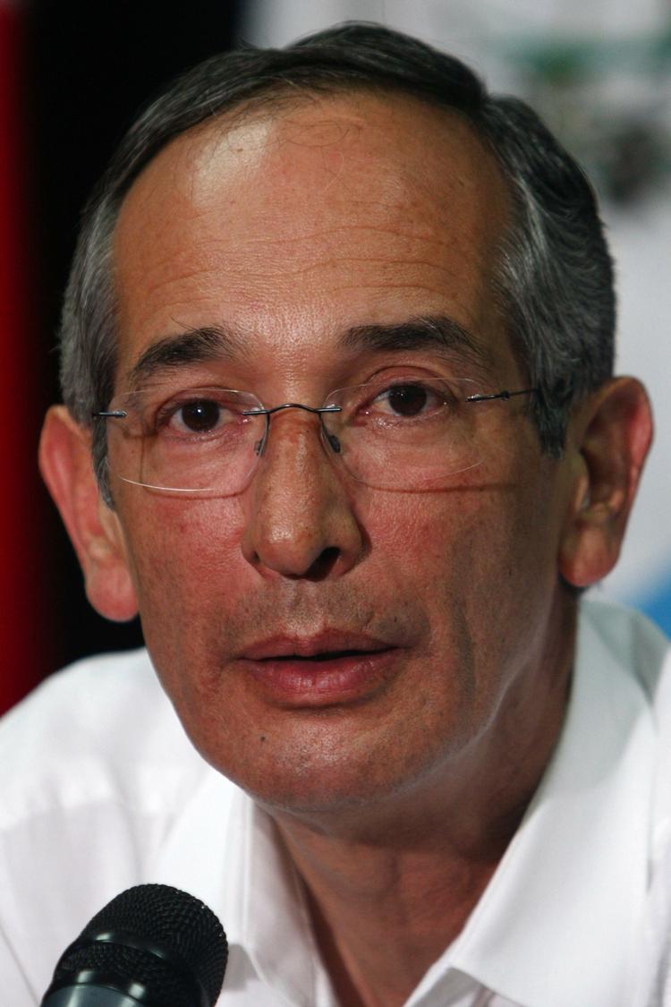 Betændt. Guatemalas præsident Alvaro Colom har kaldt syfiliseksperimenterne for en forbrydelse mod menneskeheden. USA's udenrigsminister Hillary Clinton har offentligt undkyldt , at man i videnskabens navn har udført »så forkastelig forskning«. 