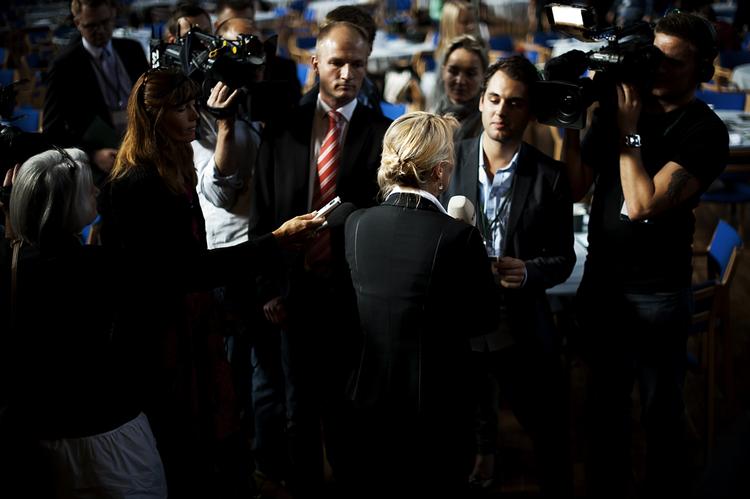 Lene Espersen havde forslag om lavere skat med på det konservative landsmøde. Finansordfører Mike Legarth var tilgengæld på en solomission med trusler om at forlade regeringen. 