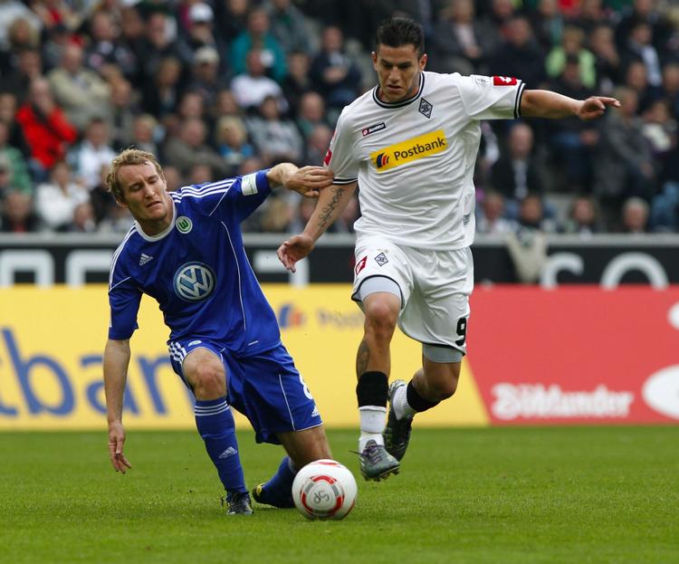 målscorer. Thomas Kahlenberg var tæt på at blive matchvinder for Wolfsburg. En anden danskerklub, Mainz, fortsætter med at imponere i toppen af rækken. 
