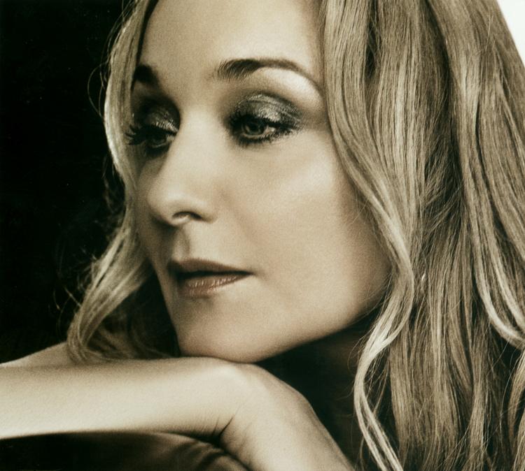 46 år gammel ser Cæcilie Norby tilbage på sin klassiske musikalske opvækst. Iklædt sine egne amerikanske tekster. Foto: Fra cd'en