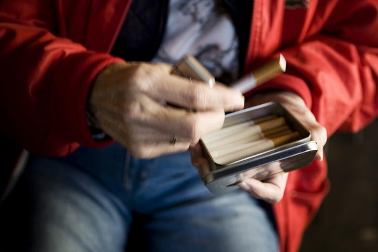 Storrygere. Undersøgelsen viser blandt andet, ata At flertallet af dem, der ryger dagligt, har et forbrug på mere end 15 cigaretter om dagen. 