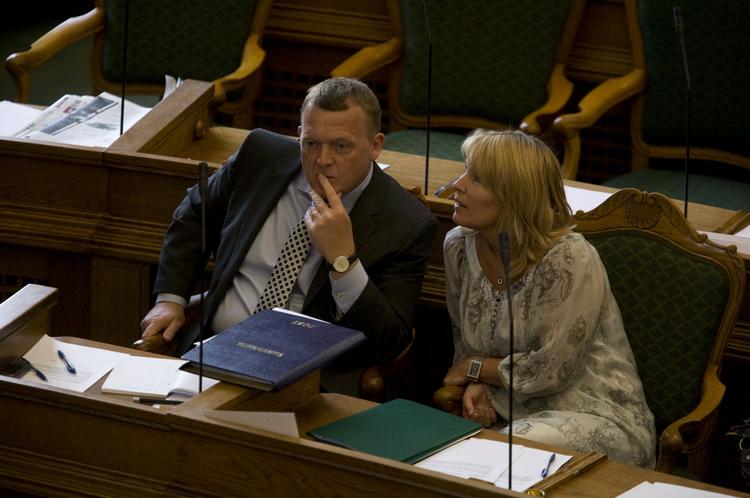 BESVARELSER. Oppositionen er stærkt utilfredse med, at Lene Espersen (K) ikke har svaret på et spørgsmål i Folketingssalen. 