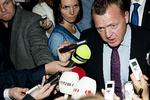 Pressemøde. Lars Løkke Rasmussen efter mødet i Folketingets Præsidium, hvor han skulle forholde sig til Lene Espersens udtalelser om, at hun havde svaret udenom i Folketingssalen. 