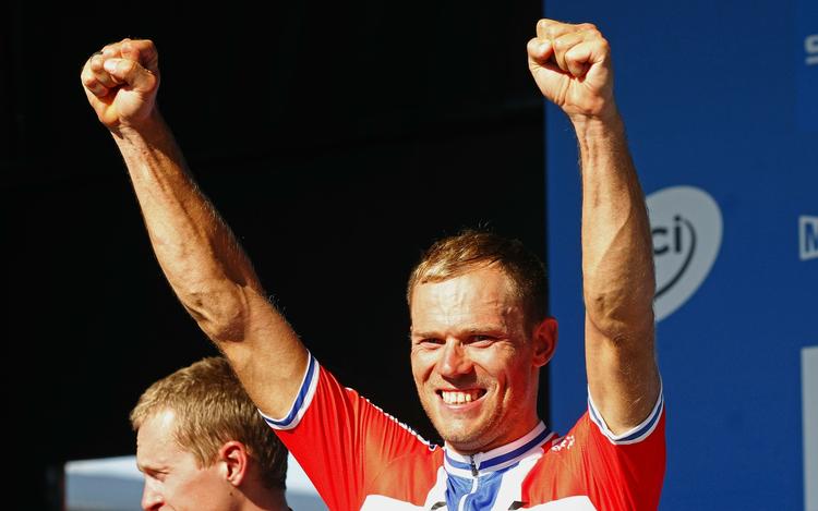 spurtsejr. Den norske supersprinter Thor Hushovd jubler efter VM-sejren. 