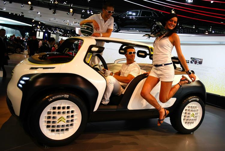 Vision. Citroën Lacoste kommer næppe i produktion i denne form. Men den giver et fingerpeg om, hvad der kan være i vente. 