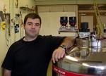 Vinder. Konstantin Novoselov, 36, på arbejde på Manchester University. Sammen med Andre Geim modtager han årets nobelpris i fysik. 