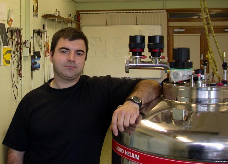 Vinder. Konstantin Novoselov, 36, på arbejde på Manchester University. Sammen med Andre Geim modtager han årets nobelpris i fysik. 