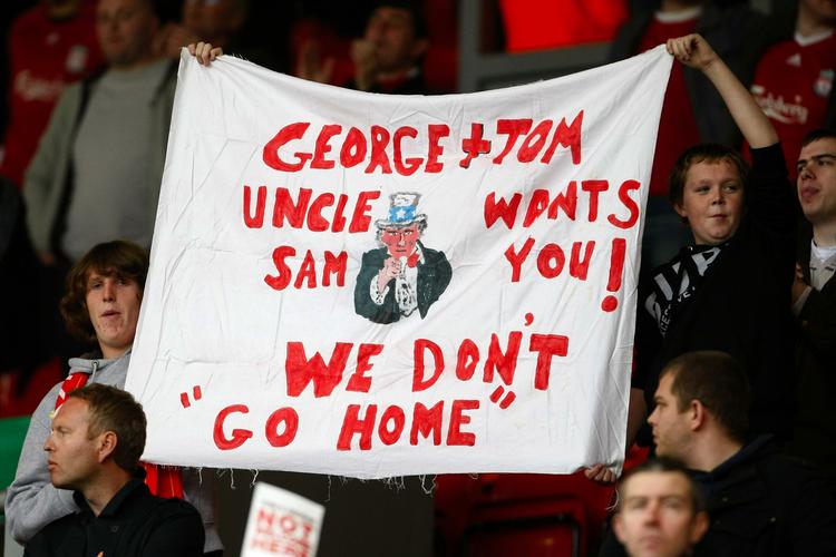solgt. Liverpools fans har over længere tid brugt store dele af kampene på hjemmebanen Anfield til at lufte deres utilfredshed med de amerikanske ejere, der har forgældet klubben og ifølge tilhængerne ikke udviser den store respekt for traditionsklubbens historie. Arkivfoto. 