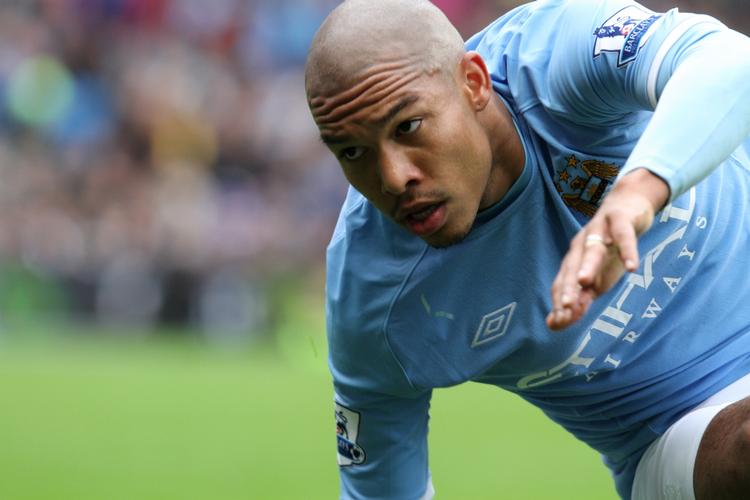 bisse. Hollandske Nigel de Jong er ikke kendt som en af fodboldens blideste børn. Arkivfoto. 