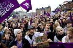 KAMPRÅB. Især gymnasieeleverne fyldte i demonstrationen. Mange af de havde inden nedlagt undervisningen. 