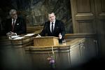 Dommen. »Retorisk er talen måske en af Løkkes stærkeste, forstået på den måde, at han endelig klart har naglet sin stilling fast: Hans vision er og bliver styring efter sund fornuft«, skriver Mads Tanghøje og Nanna Vestgård i dagens analyse. 