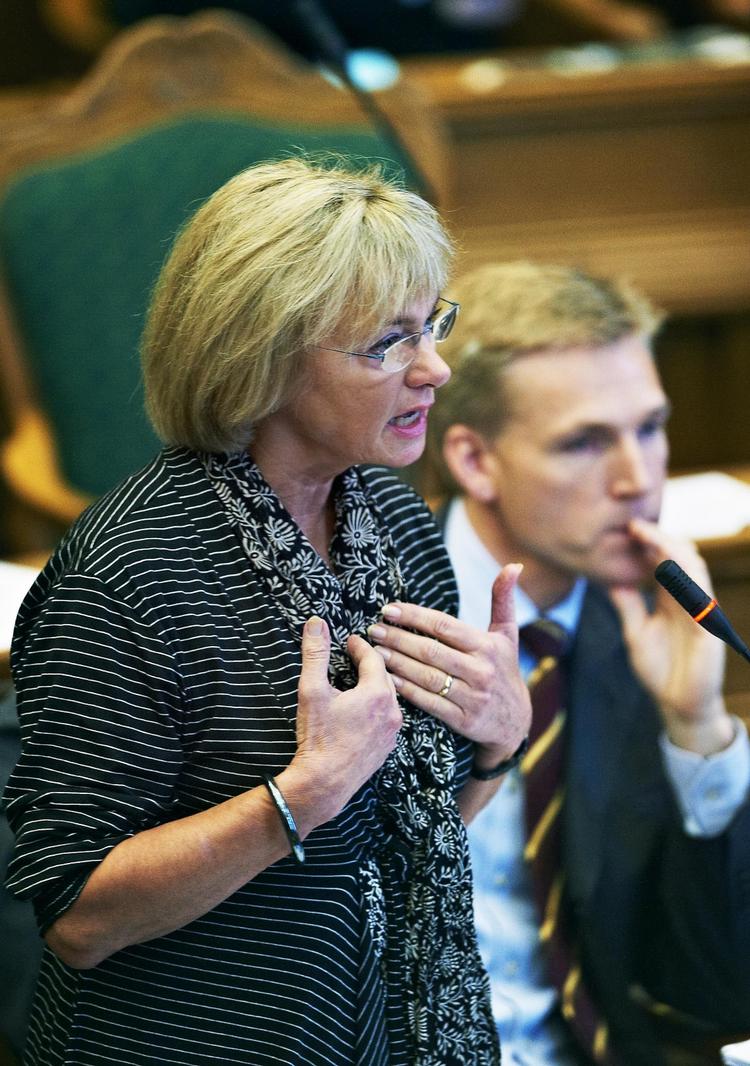 Kursskifte. Åbningsdebatten kom for Pia Kjærsgaards vedkommende til at handle mere om hospitalssagen, end hun havde lyst til. Kjærsgaard ville hellere tale om ghettoer. 