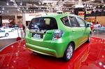 sparekneb. Honda Jazz Hybrid kører længere på literen end den normale benzinmodel, men bliver også noget dyrere. 