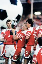 Størst. EM-sejren i 1992 er den største danske sportsbegivenhed, mener et flertal af de læsere, der har deltaget i afstemningen på politiken.dk. 