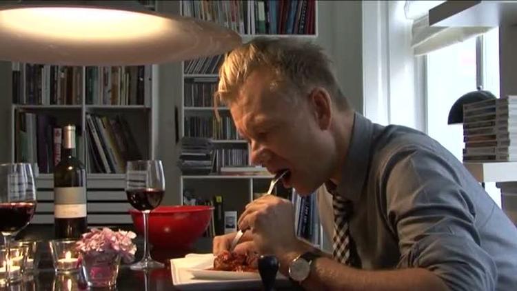Yidrk. »Jeg havde håbet på, at jeg kunne spise det, men modet svigtede lidt. Men jeg havde det da inde i munden«, lød det med nogen stolthed fra den 42-årige talkshowvært. 