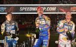 verdensmester. Polske Tomasz Gollob (midt) fejrer VM-titlen på hjemmebane i Bydgoszcz. 