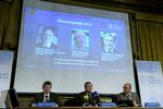 Prismeddelelse. Tre svenske nobelrepræsentanter annoncerer årets vindere af prisen i økonomi. Fv. professor Bertil Holmlund, nobel-sekretær Staffan Normark og professor Per Krusell. 