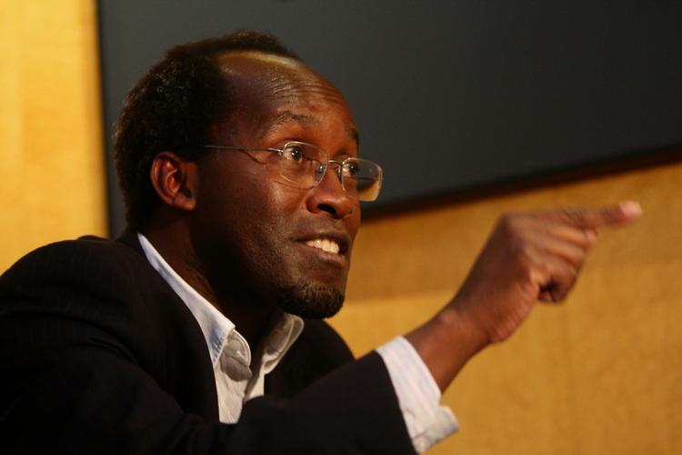 Krigsforbryder? Dagens anholdte oprørsleder har tidligere arbejdet for FN, hvor hans opgave bestod i at holde FN-arbejdere i live under folkemordet i Rwanda i 1994. Han blev senere anklaget for at deltage i drab på 32 mennesker, heriblandt FN-kolleger. Han blev frifundet på grund af mangelfuld bevisbyrde. 
