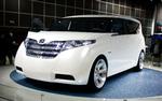 hybridøse. De behøver ikke være nogle små lavpraktiske størrelser, sådan nogle hybridbiler. Her er det en Toyota fra 2008. 