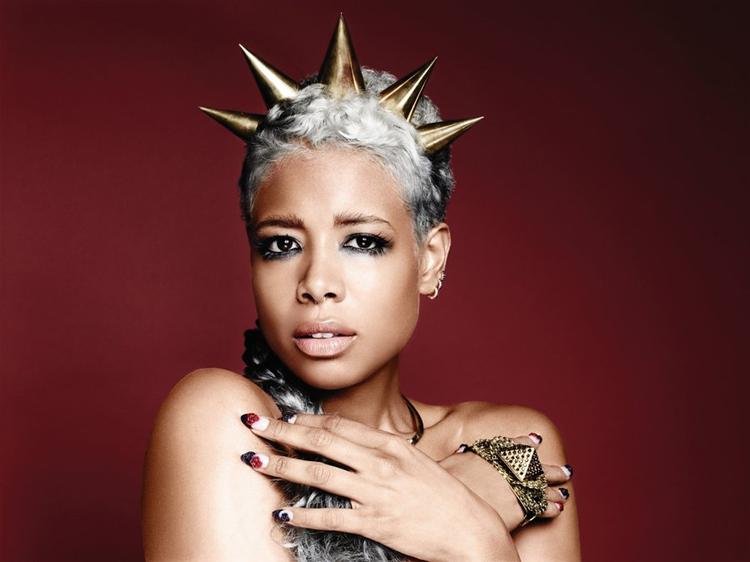 Selvsikker og gadeklog har Kelis altid været med sin snerrende, sexede r'n'b og pop og hits som 'Milkshake'. Nu har hun skiftet stil og spiller konsekvent ud med elektronisk disko, der rykker. PR-foto. 